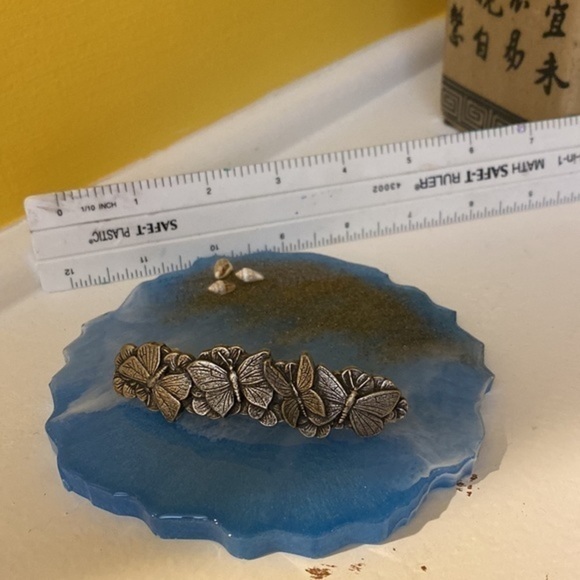 Hand crafted ocean themed acrylic resin jewelry/ trinket tray - Picture 3 of 3